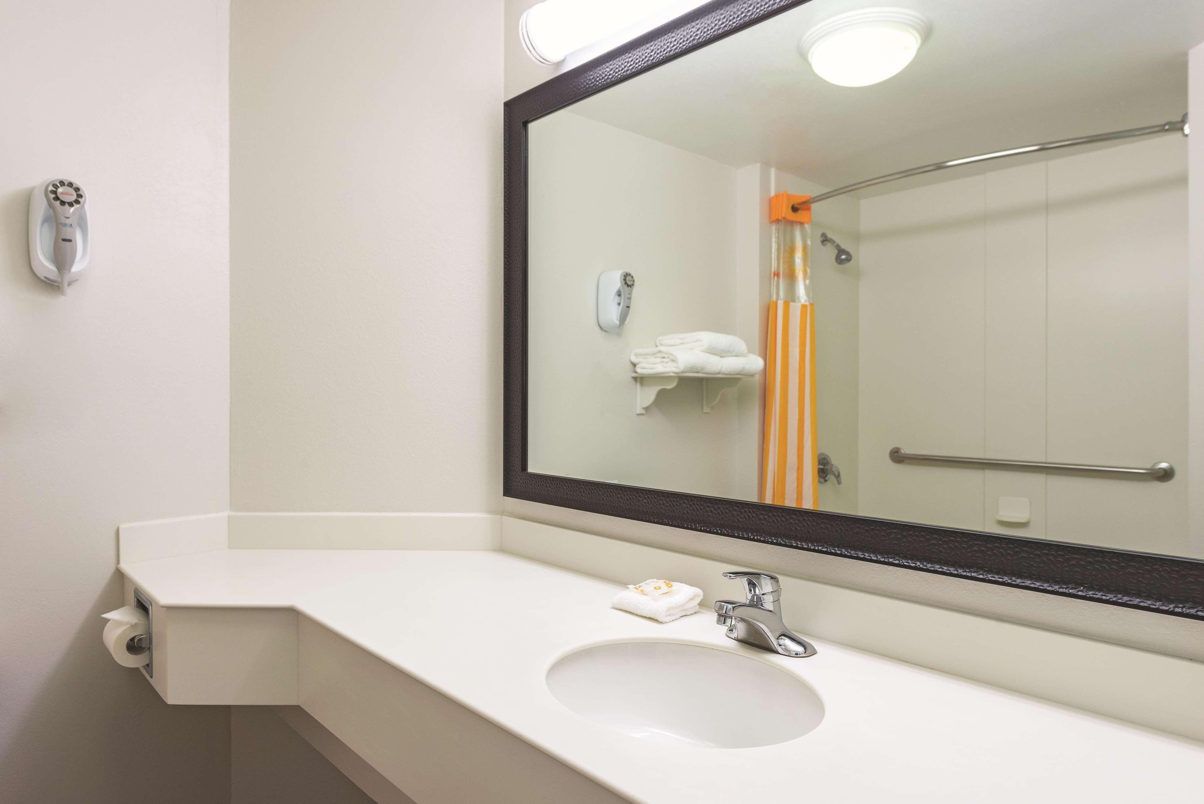 Travelodge By Wyndham Houston Cy-Fair Exteriör bild